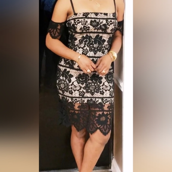 Express Black Floral Lace Midi Dress - Picture 5 of 5